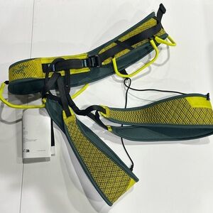 Arc’teryx Women's Medium Skaha Harness Women's Teal Yellow NWT Rock Climbing